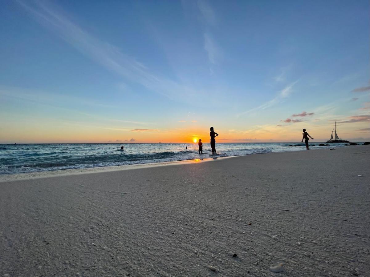 Luxury Ocean View Condo @ Aruba'S Palm Beach Zewnętrze zdjęcie